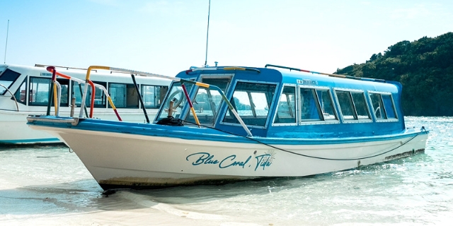 グラスボート「ティダ」の外観