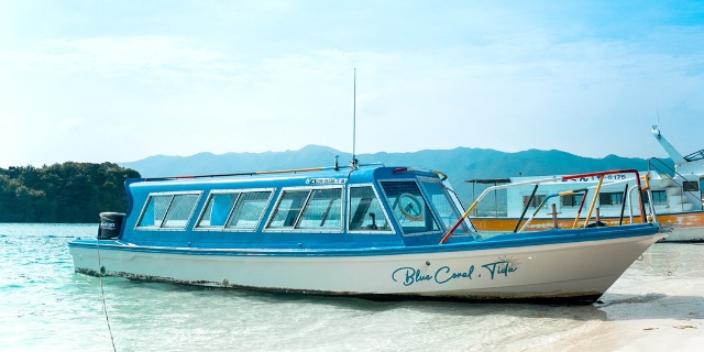 グラスボート「ティダ」の船内