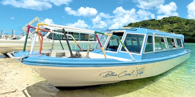 グラスボート「ティダ」の座席