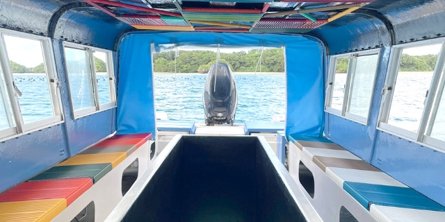 グラスボート「ティダ」のガラス窓